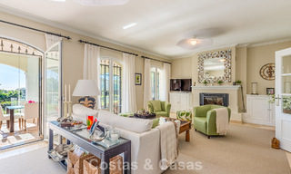 Uitmuntende luxevilla te koop in een tijdloze Andalusische architectuur, met zeezicht in Benahavis - Marbella 786071 