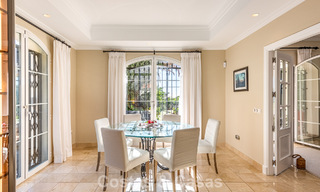 Uitmuntende luxevilla te koop in een tijdloze Andalusische architectuur, met zeezicht in Benahavis - Marbella 786074 