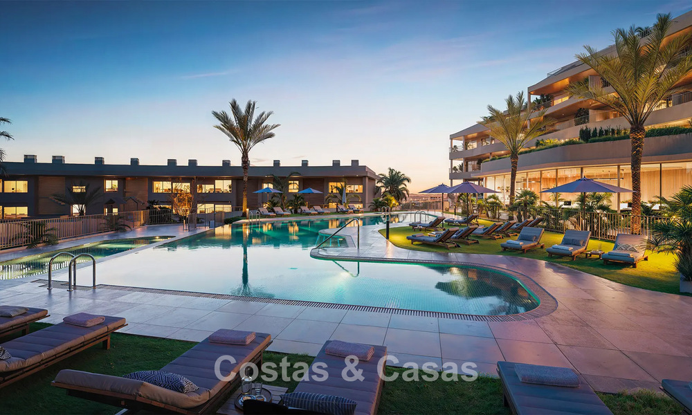 Moderne off-plan appartementen in een luxe resortcomplex te koop in Fuengirola, Costa del Sol 785825