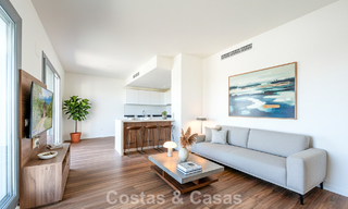Instapklaar, gloednieuw, modern appartement te koop op bovenste verdieping in golfurbanisatie vlak bij Estepona stad 785913 