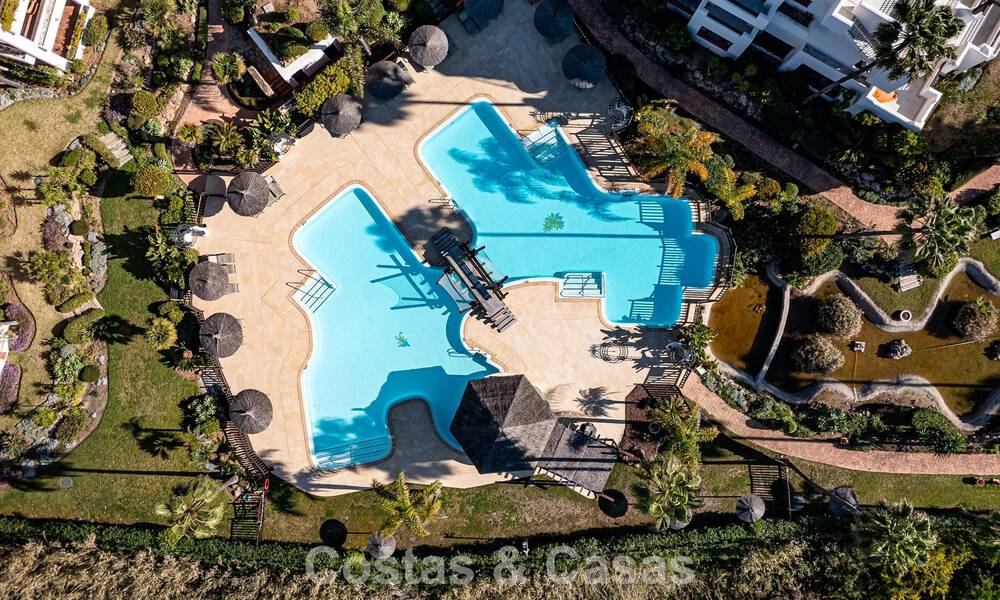 Instapklaar, luxe appartement te koop aan het strand op de New Golden Mile tussen Marbella en Estepona 785944