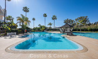 Instapklaar, luxe appartement te koop aan het strand op de New Golden Mile tussen Marbella en Estepona 785945 