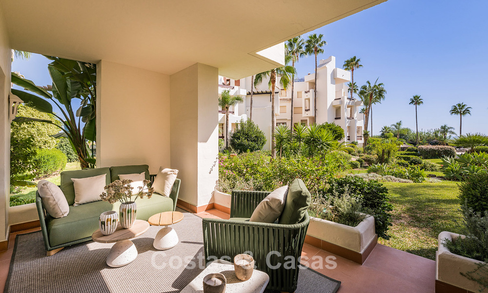 Instapklaar, luxe appartement te koop aan het strand op de New Golden Mile tussen Marbella en Estepona 785958