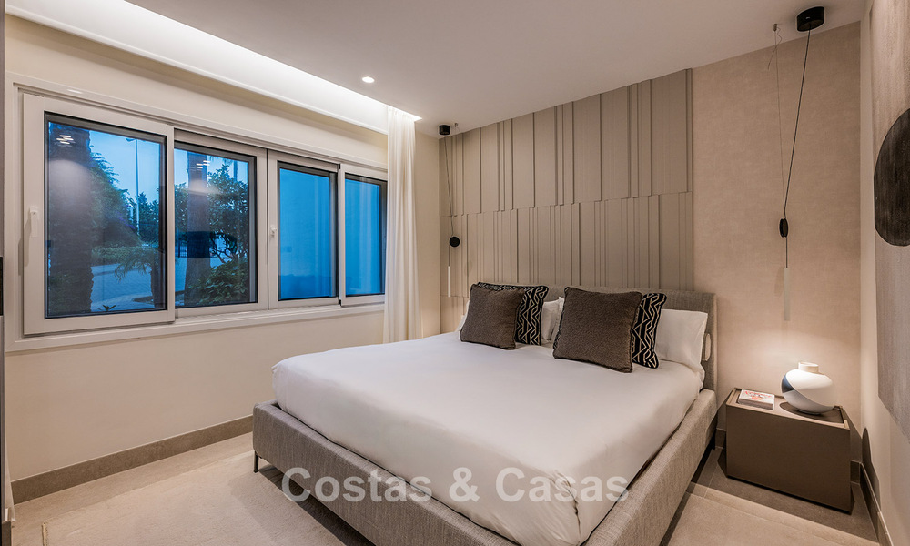 Instapklaar, luxe appartement te koop aan het strand op de New Golden Mile tussen Marbella en Estepona 785969
