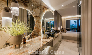 Instapklaar, luxe appartement te koop aan het strand op de New Golden Mile tussen Marbella en Estepona 785973 