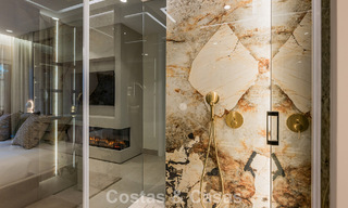 Instapklaar, luxe appartement te koop aan het strand op de New Golden Mile tussen Marbella en Estepona 785975 