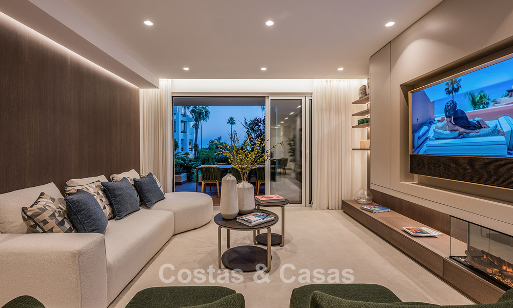 Instapklaar, luxe appartement te koop aan het strand op de New Golden Mile tussen Marbella en Estepona 785978