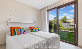 Begane grond hoekappartement met enorme privétuin te koop in een golfresort in de heuvels van Marbella - Benahavis 785879 