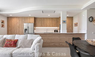 Begane grond hoekappartement met enorme privétuin te koop in een golfresort in de heuvels van Marbella - Benahavis 785884 