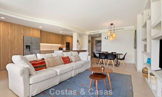 Begane grond hoekappartement met enorme privétuin te koop in een golfresort in de heuvels van Marbella - Benahavis 785887 