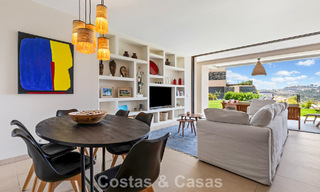 Begane grond hoekappartement met enorme privétuin te koop in een golfresort in de heuvels van Marbella - Benahavis 785891 