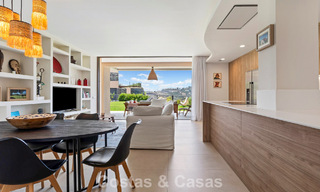 Begane grond hoekappartement met enorme privétuin te koop in een golfresort in de heuvels van Marbella - Benahavis 785895 