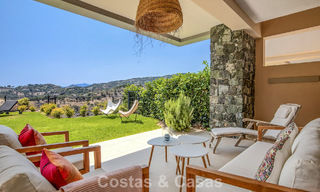 Begane grond hoekappartement met enorme privétuin te koop in een golfresort in de heuvels van Marbella - Benahavis 785899 