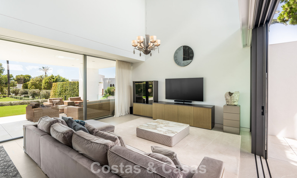 Instapklare woning met modern design, gelegen aan de rand van Nueva Andalucía en Marbella’s Golden Mile 786006