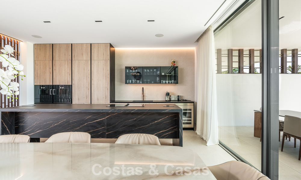 Instapklare woning met modern design, gelegen aan de rand van Nueva Andalucía en Marbella’s Golden Mile 786009