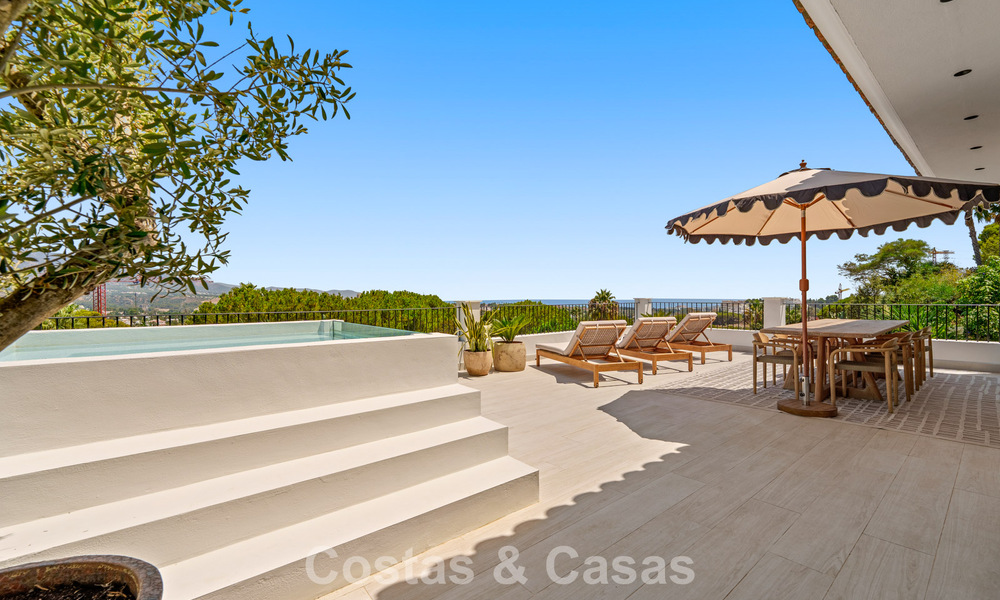 Statige luxevilla te koop in een begeerde villawijk in het hart van Nueva Andalucia, Marbella 790383