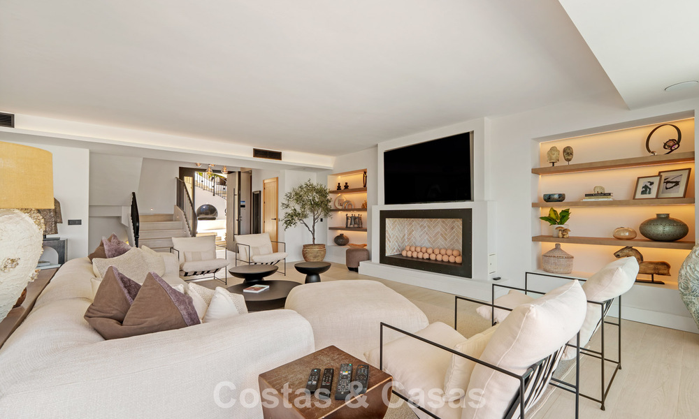 Statige luxevilla te koop in een begeerde villawijk in het hart van Nueva Andalucia, Marbella 790384