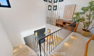 Statige luxevilla te koop in een begeerde villawijk in het hart van Nueva Andalucia, Marbella 790390 