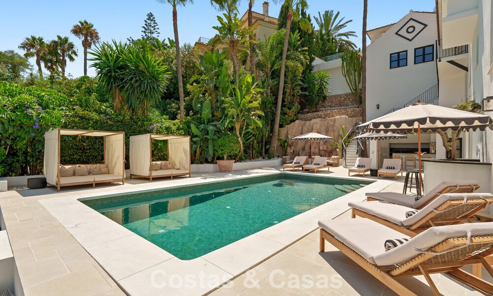 Statige luxevilla te koop in een begeerde villawijk in het hart van Nueva Andalucia, Marbella 790402