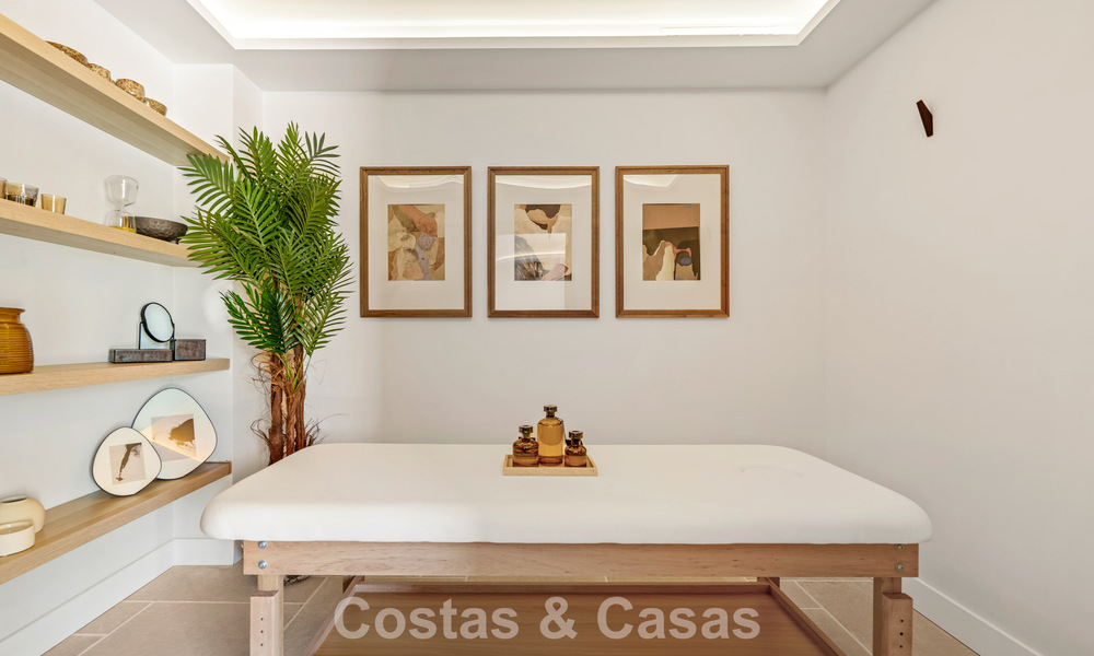 Statige luxevilla te koop in een begeerde villawijk in het hart van Nueva Andalucia, Marbella 790407