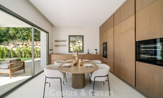 Instapklare nieuwbouwvilla met contemporaine bouwstijl te koop met zeezicht en op loopafstand van het strand in Estepona 786256 