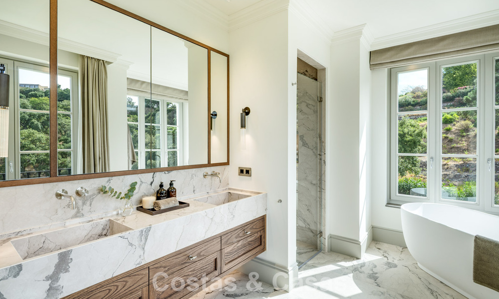 Sublieme boutique villa te koop, omgeven door weelderig groen in het exclusieve La Zagaleta resort in Marbella - Benahavis 786141