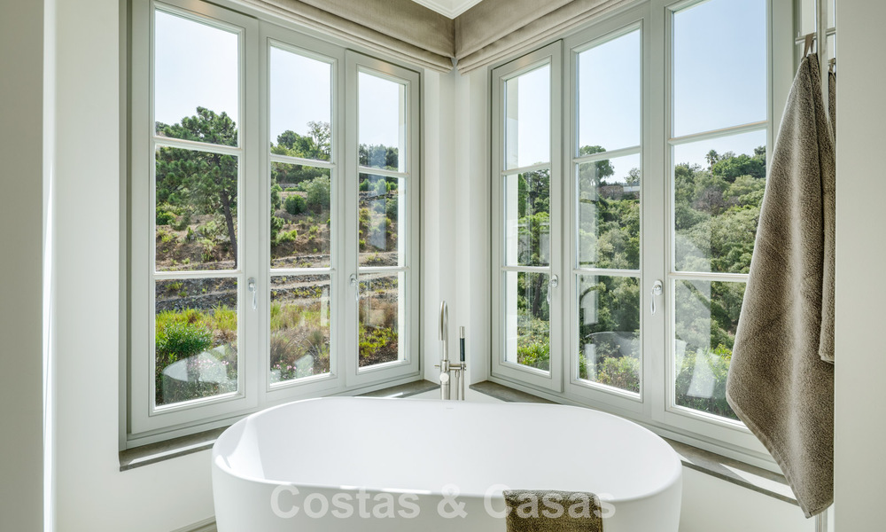 Sublieme boutique villa te koop, omgeven door weelderig groen in het exclusieve La Zagaleta resort in Marbella - Benahavis 786142