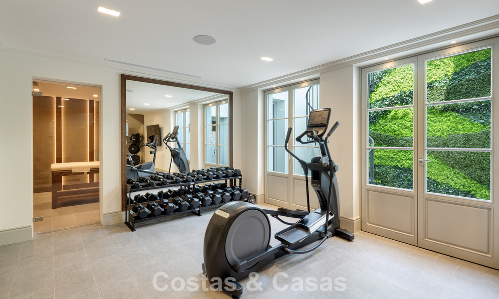 Sublieme boutique villa te koop, omgeven door weelderig groen in het exclusieve La Zagaleta resort in Marbella - Benahavis 786158