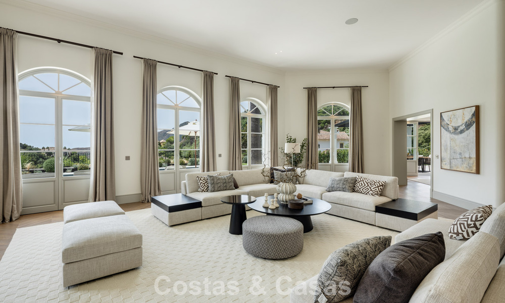 Sublieme boutique villa te koop, omgeven door weelderig groen in het exclusieve La Zagaleta resort in Marbella - Benahavis 786161