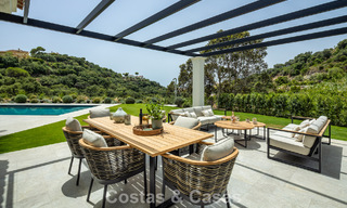 Sublieme boutique villa te koop, omgeven door weelderig groen in het exclusieve La Zagaleta resort in Marbella - Benahavis 786170 