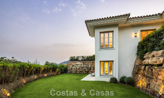 Sublieme boutique villa te koop, omgeven door weelderig groen in het exclusieve La Zagaleta resort in Marbella - Benahavis 786180 