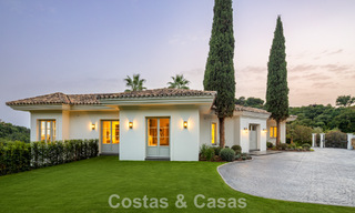 Sublieme boutique villa te koop, omgeven door weelderig groen in het exclusieve La Zagaleta resort in Marbella - Benahavis 786181 