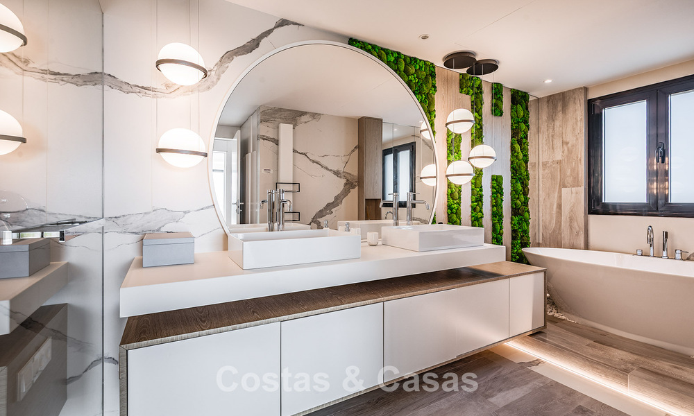 Ruime villa met zeezicht en een separaat gastenverblijf te koop in El Madroñal in Benahavis - Marbella 786430