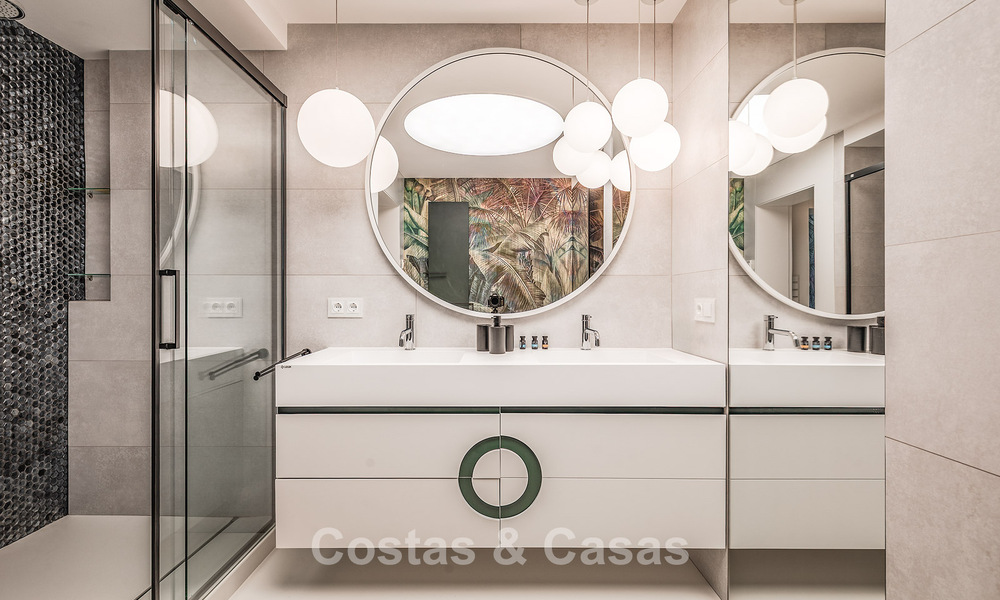 Ruime villa met zeezicht en een separaat gastenverblijf te koop in El Madroñal in Benahavis - Marbella 786434