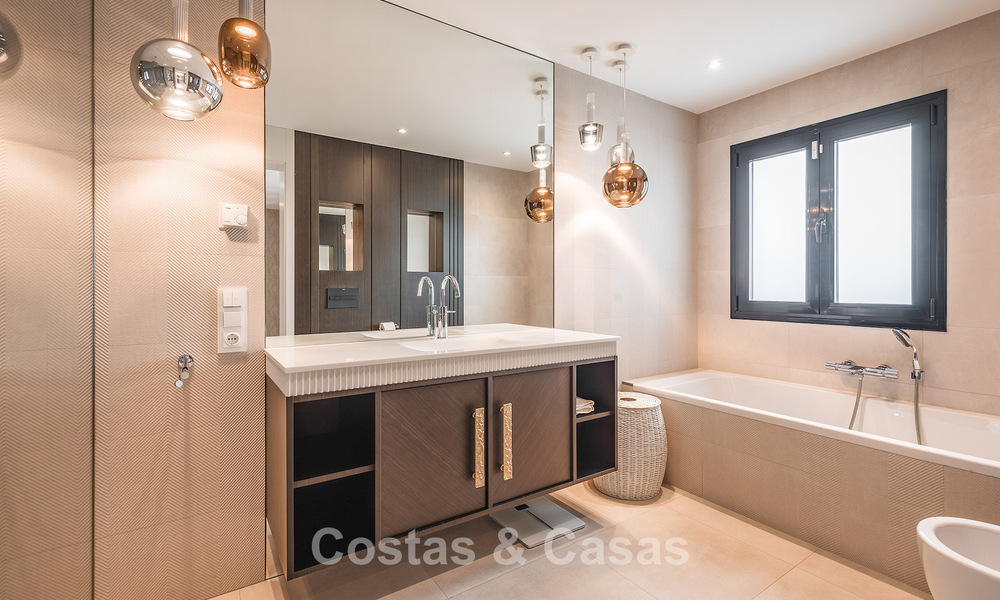 Ruime villa met zeezicht en een separaat gastenverblijf te koop in El Madroñal in Benahavis - Marbella 786439