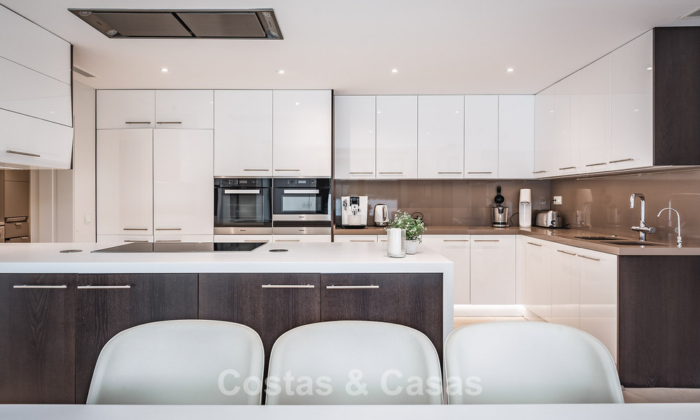 Ruime villa met zeezicht en een separaat gastenverblijf te koop in El Madroñal in Benahavis - Marbella 786444