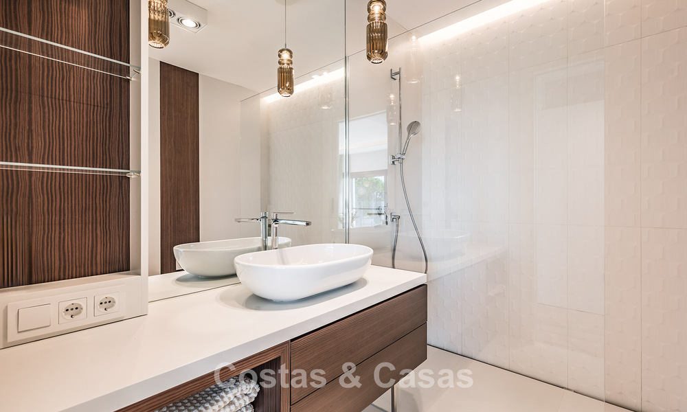 Ruime villa met zeezicht en een separaat gastenverblijf te koop in El Madroñal in Benahavis - Marbella 786451