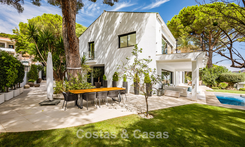 Ruime villa met zeezicht en een separaat gastenverblijf te koop in El Madroñal in Benahavis - Marbella 786479