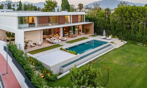 Gesofisticeerde luxevilla te koop dicht bij voorzieningen in Guadalmina en San Pedro, Marbella 786541