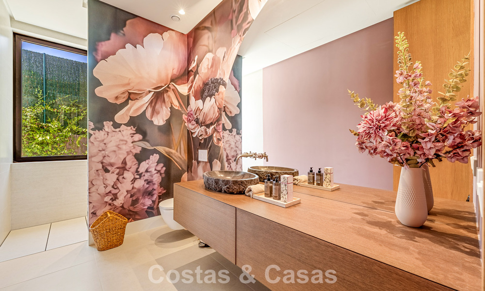 Gesofisticeerde luxevilla te koop dicht bij voorzieningen in Guadalmina en San Pedro, Marbella 786545