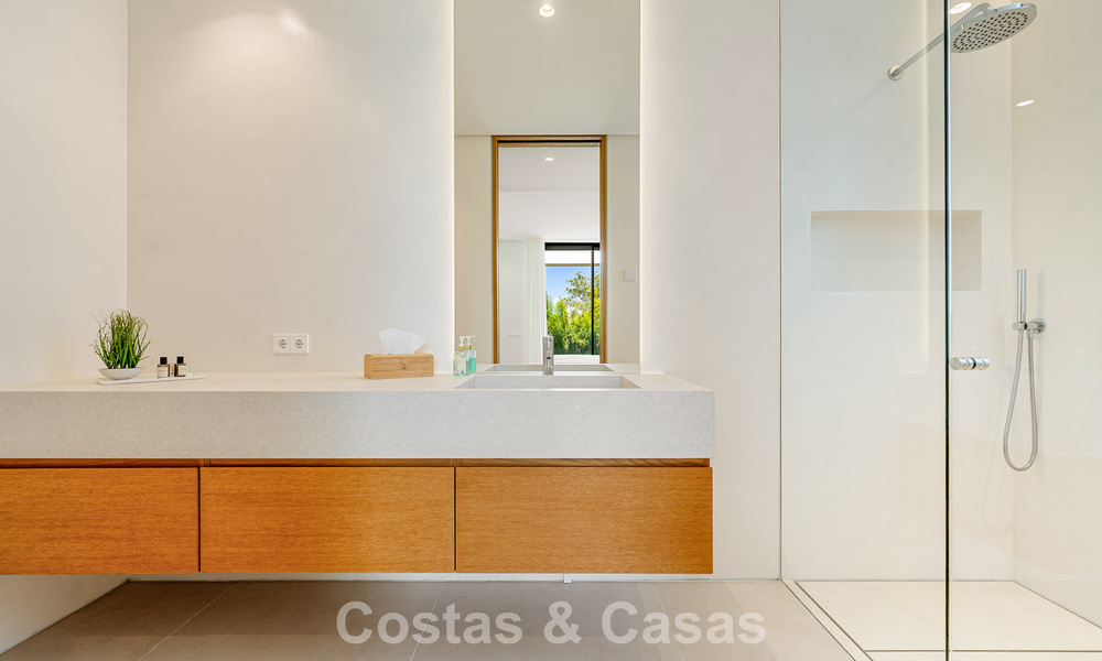 Gesofisticeerde luxevilla te koop dicht bij voorzieningen in Guadalmina en San Pedro, Marbella 786552