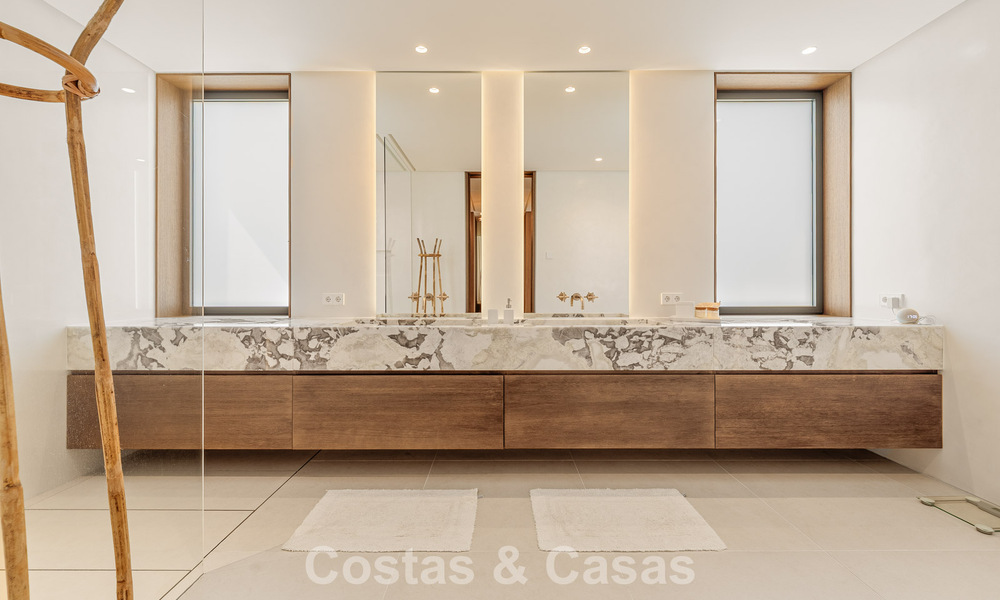 Gesofisticeerde luxevilla te koop dicht bij voorzieningen in Guadalmina en San Pedro, Marbella 786559