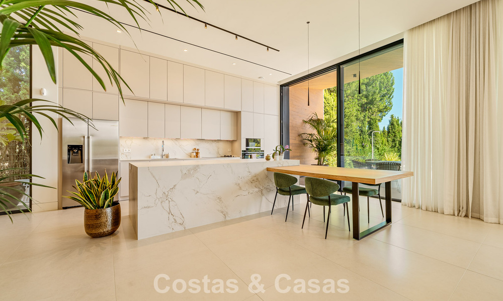 Gesofisticeerde luxevilla te koop dicht bij voorzieningen in Guadalmina en San Pedro, Marbella 786568