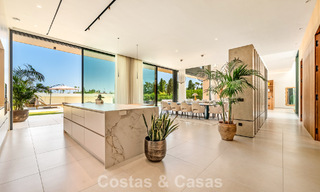 Gesofisticeerde luxevilla te koop dicht bij voorzieningen in Guadalmina en San Pedro, Marbella 786577 