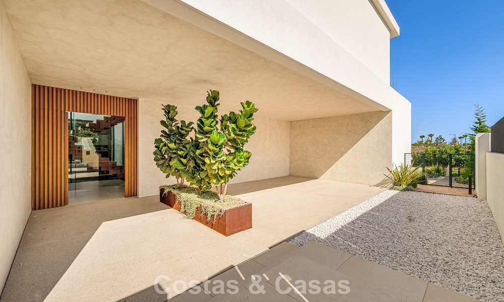 Gesofisticeerde luxevilla te koop dicht bij voorzieningen in Guadalmina en San Pedro, Marbella 786585