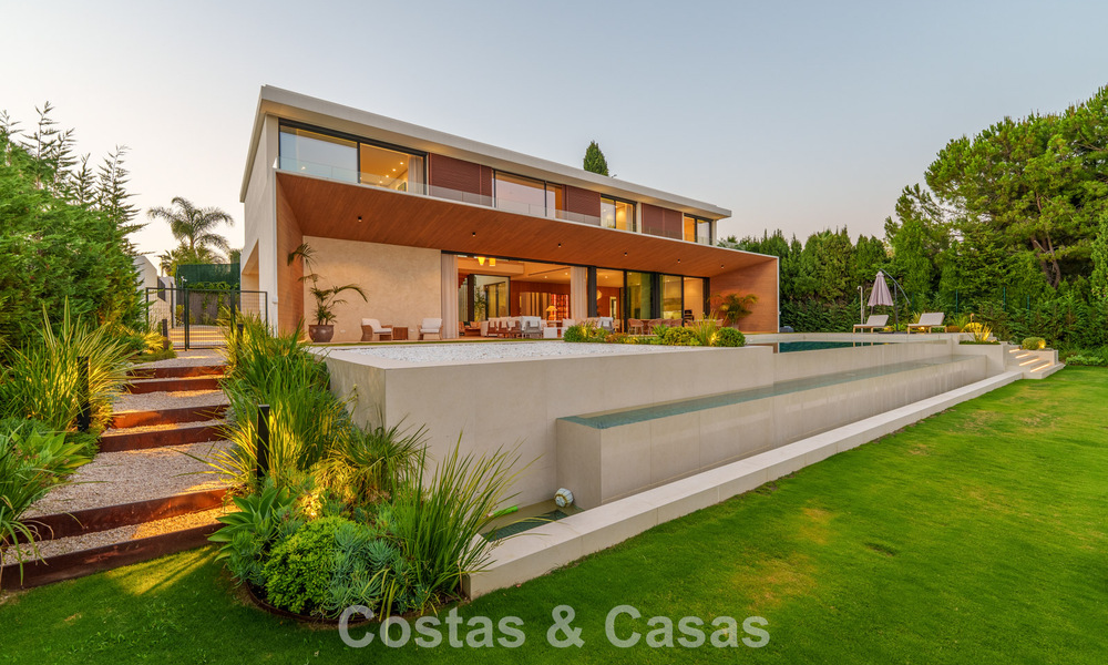 Gesofisticeerde luxevilla te koop dicht bij voorzieningen in Guadalmina en San Pedro, Marbella 786594