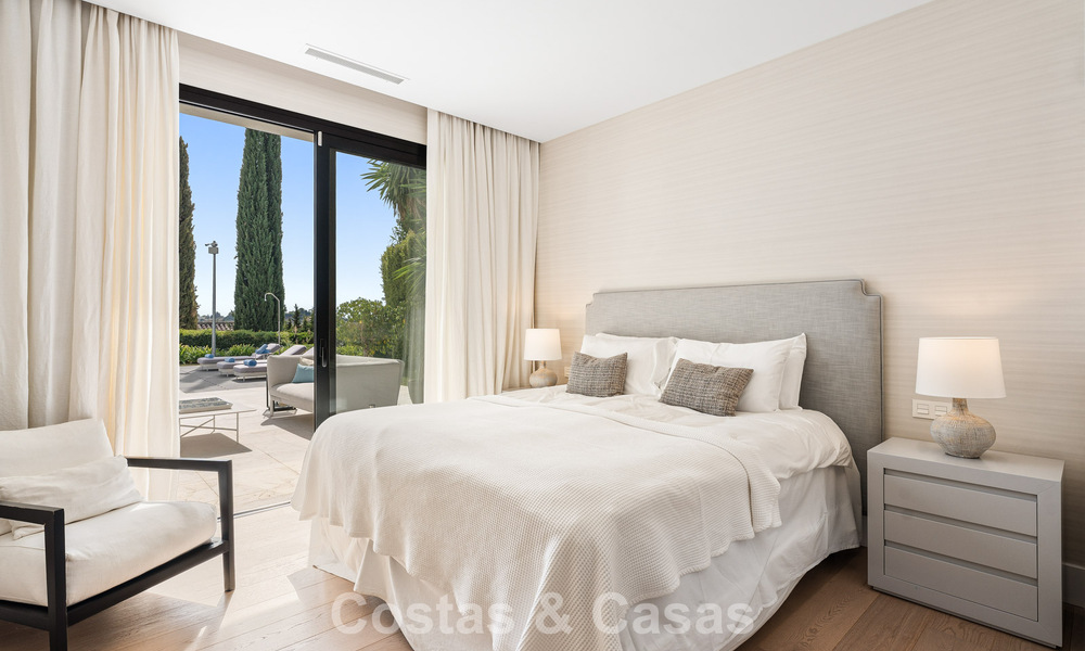 Gemoderniseerde familievilla te koop in een begeerde golfomgeving in Nueva Andalucia, Marbella 786810
