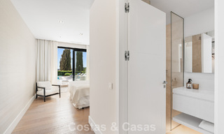 Gemoderniseerde familievilla te koop in een begeerde golfomgeving in Nueva Andalucia, Marbella 786811 