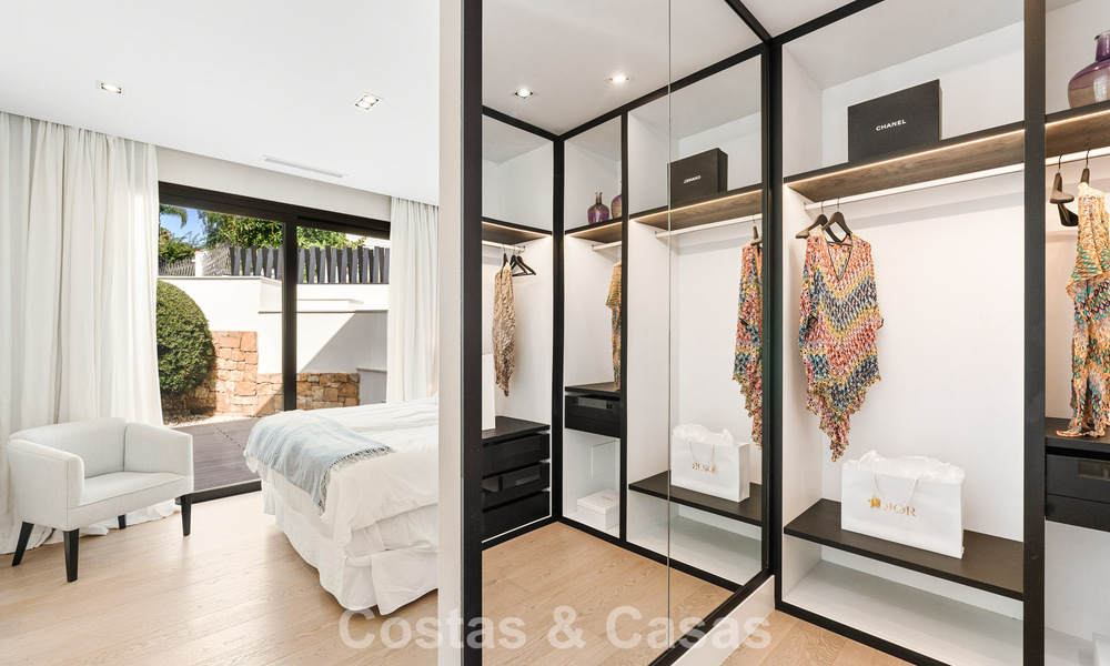 Gemoderniseerde familievilla te koop in een begeerde golfomgeving in Nueva Andalucia, Marbella 786812
