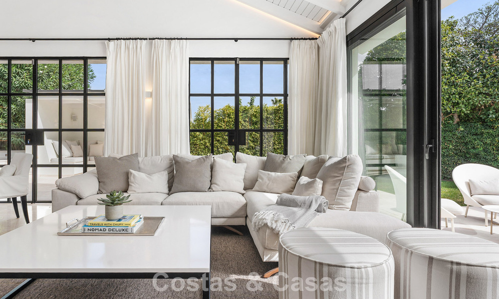 Gemoderniseerde familievilla te koop in een begeerde golfomgeving in Nueva Andalucia, Marbella 786824